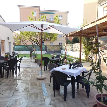 住宿加早餐酒店 Nicole Doney Locazione Turistica *