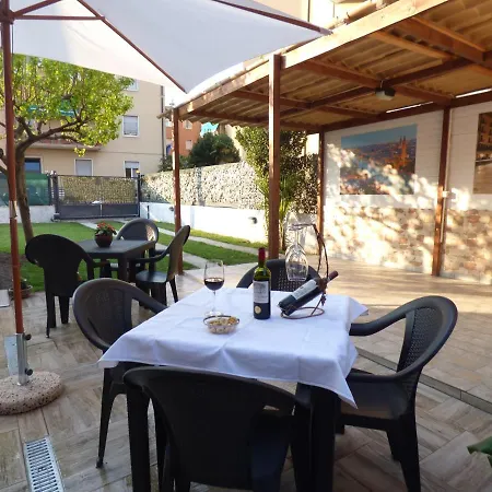 住宿加早餐酒店 Nicole Doney Locazione Turistica *